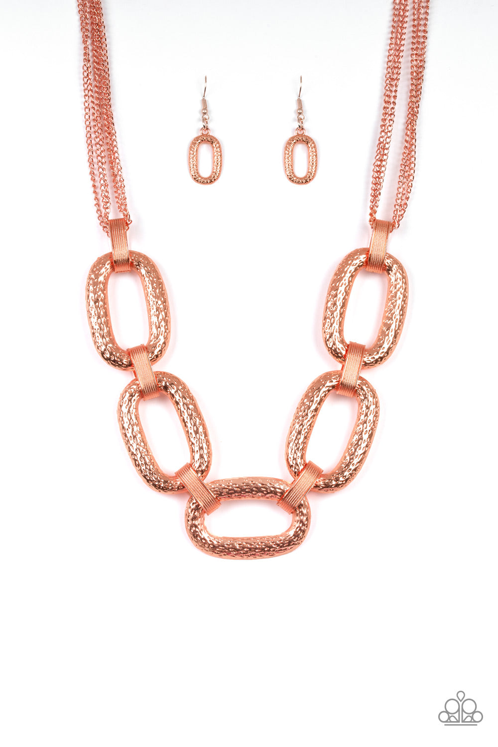 Delicately hammered in blinding shimmer, oversized shiny copper chain links and textured fittings connect below the collar. Suspended from strands of shiny copper chains, the bold links catch and reflect the light for a statement-making finish. Features an adjustable clasp closure