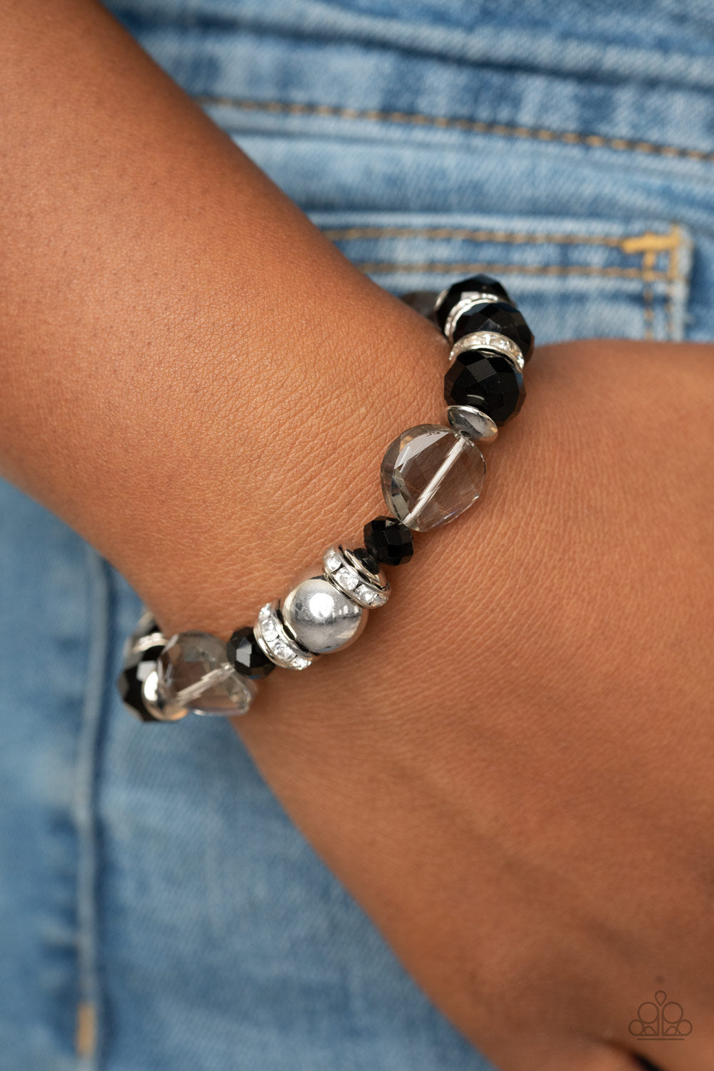 Treat Yourself - Black Paparazzi Jewelry 1644